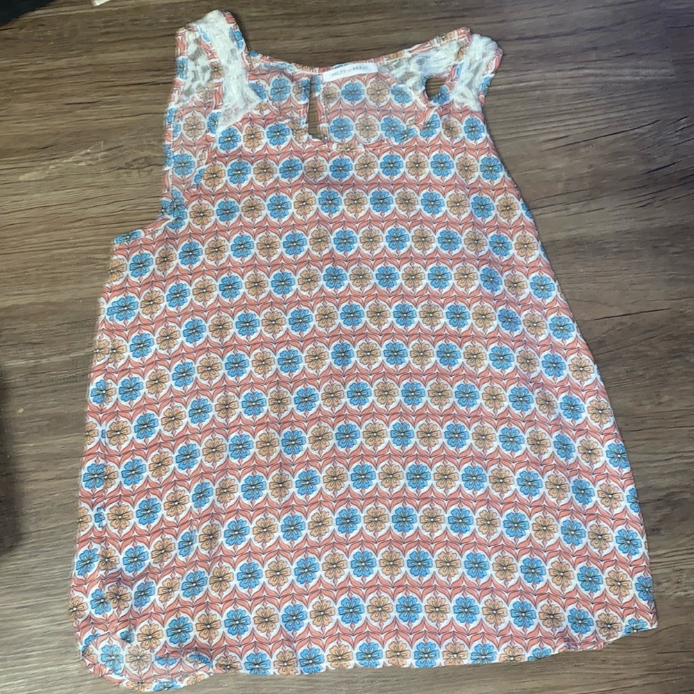 Miley + Molly floral tank. Size M
